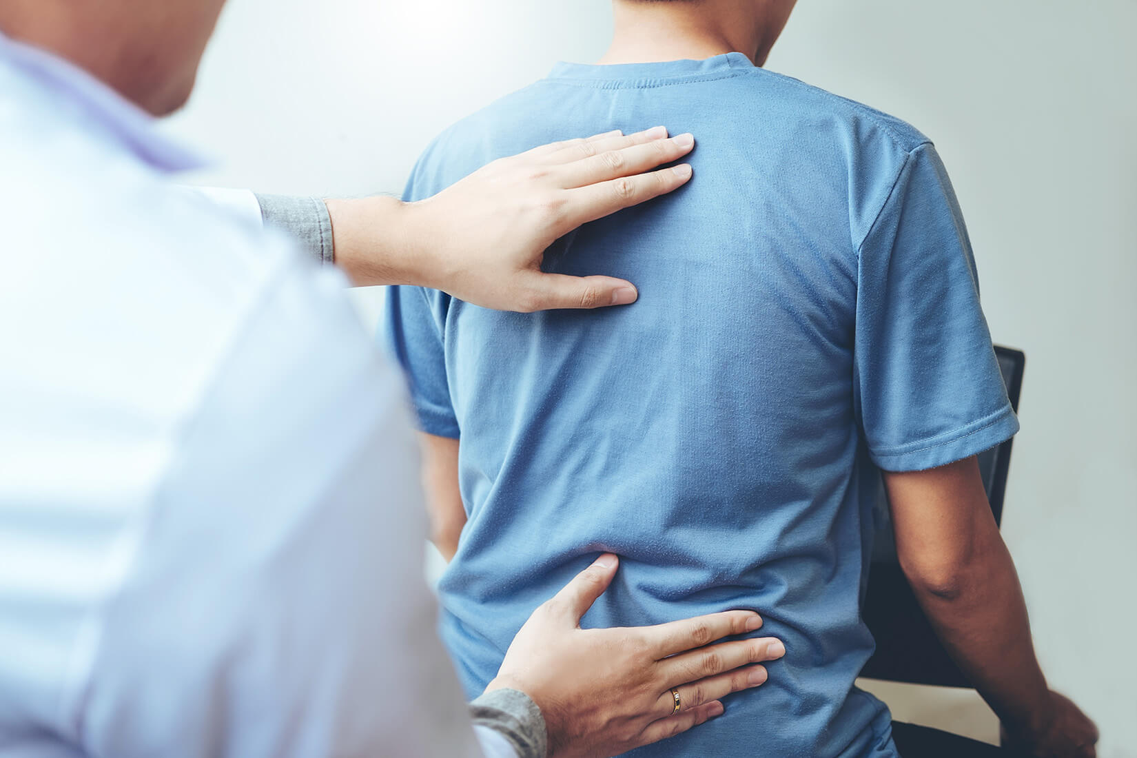 How do I choose a chiropractor