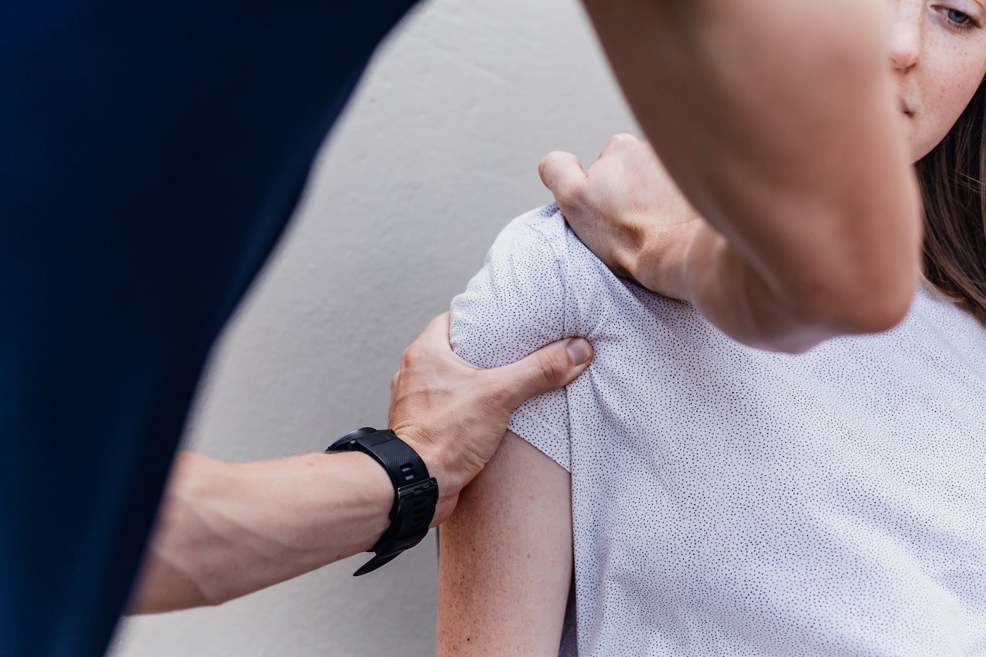safe chiropractic shoulder adjustment